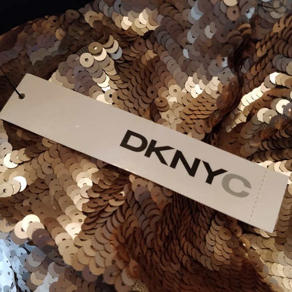 NWT DKNYC sequin mini skirt! - Picture 2 of 6